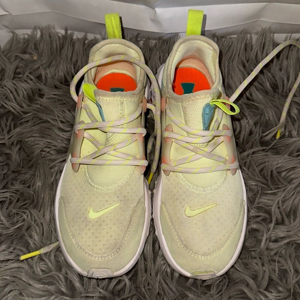 Nike RT Presto BQ4003-700 Kids Youth Barely Volt Hyper Crimson Size 3Y